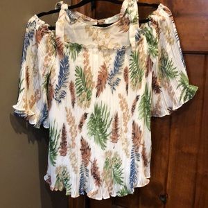 Grace & Lace Pleated Paradise top!
